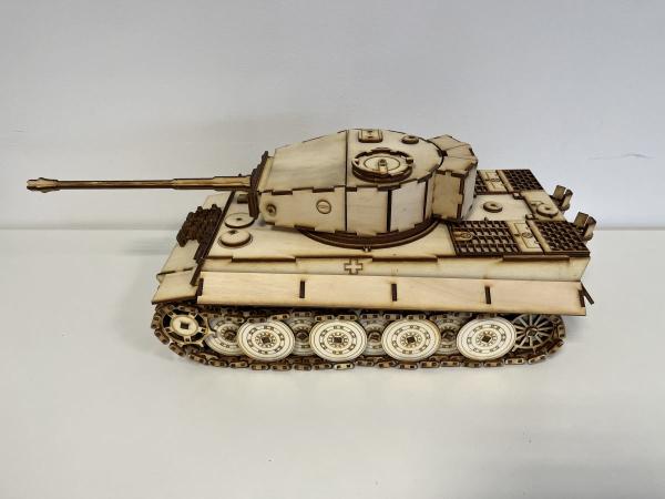 Panzerkampfwagen VI „Tiger“ WWII Tank as 3D large model - Siede vief left hand